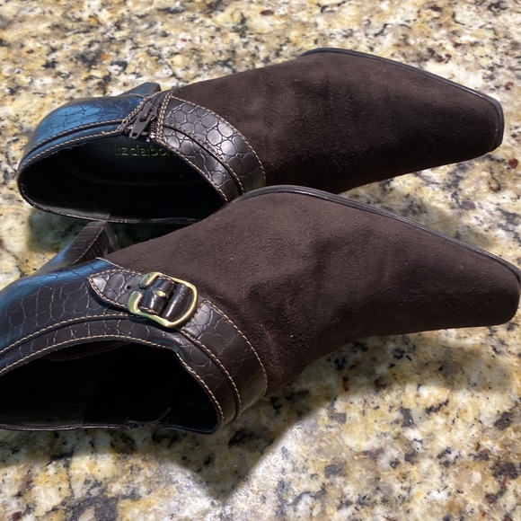 Liz Claiborne brown bootie  with buckle in size 6 1/2. - Picture 7 of 10